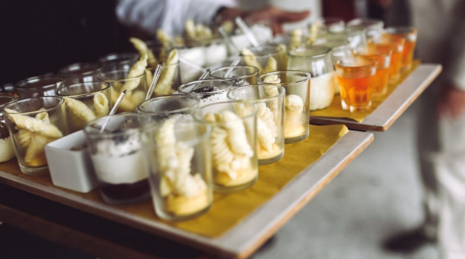 Catering για εταιρικά events: Πώς να έχετε μια επαγγελματική και εντυπωσιακή εμπειρία